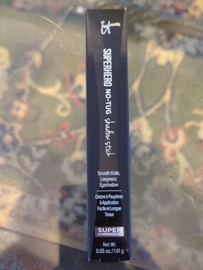 it cosmetics Superhero No-Tug Shadow Stick (black packaging)